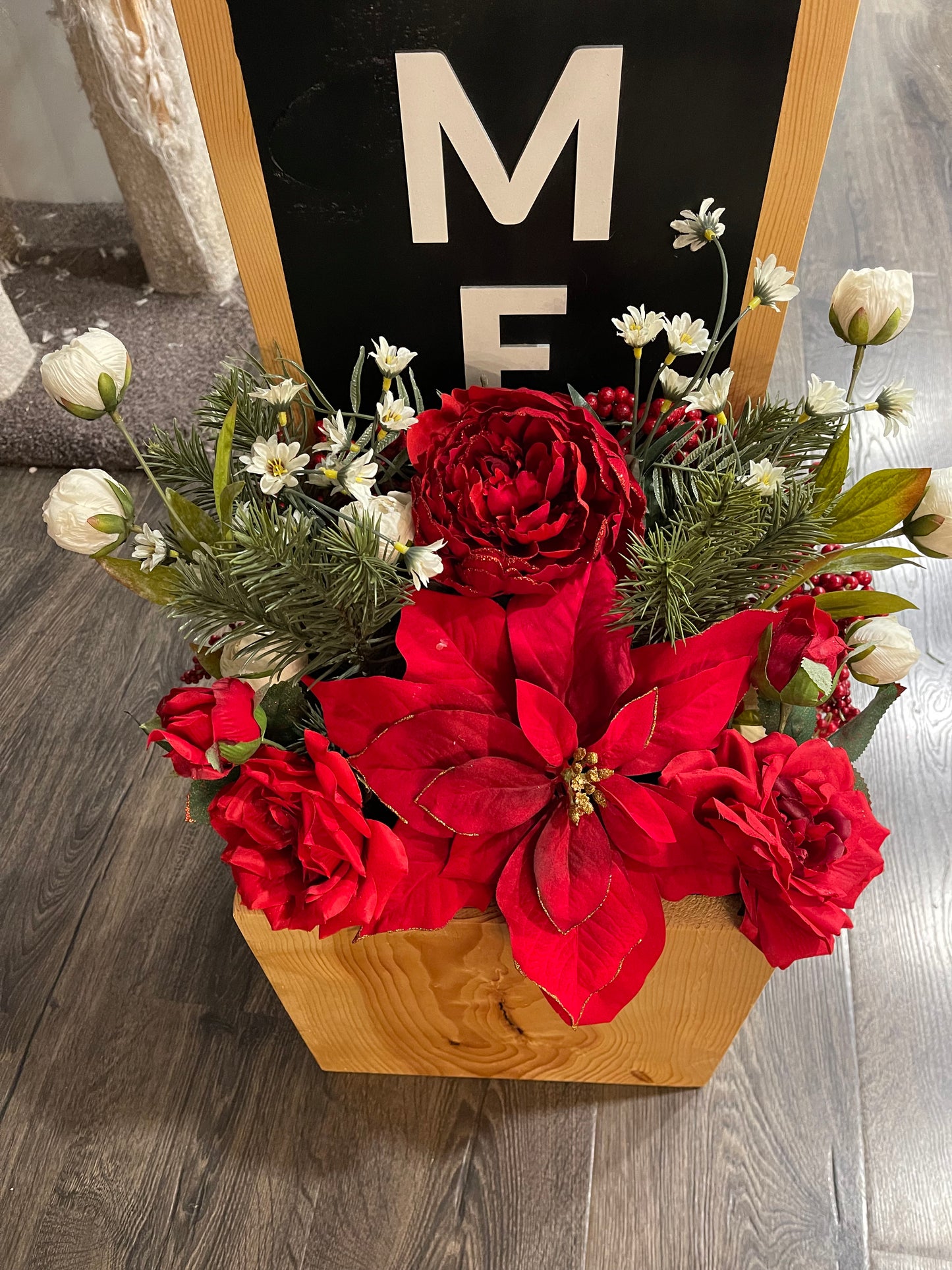 Welcome Sign Flower Holder
