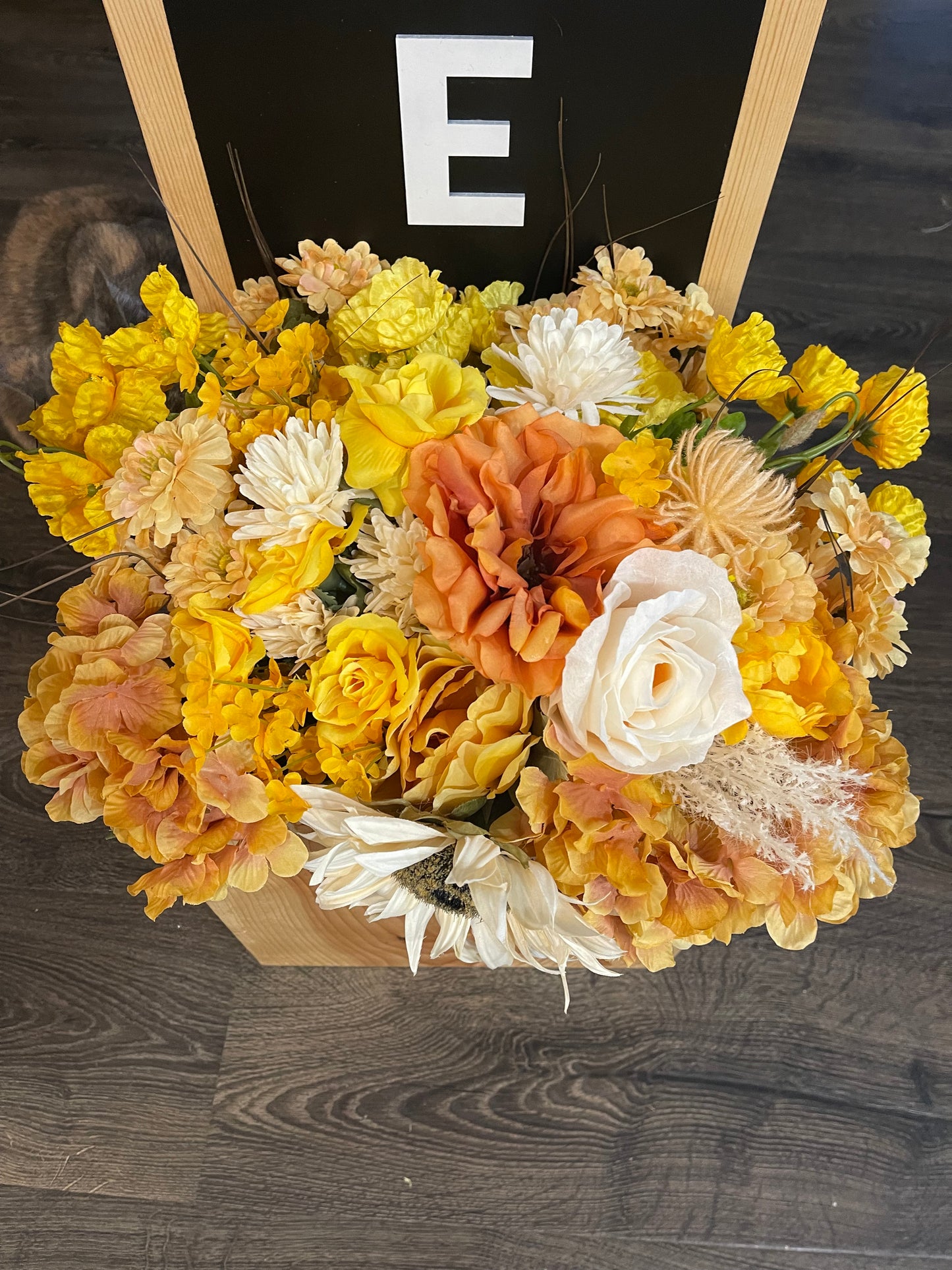 Welcome Sign Flower Holder