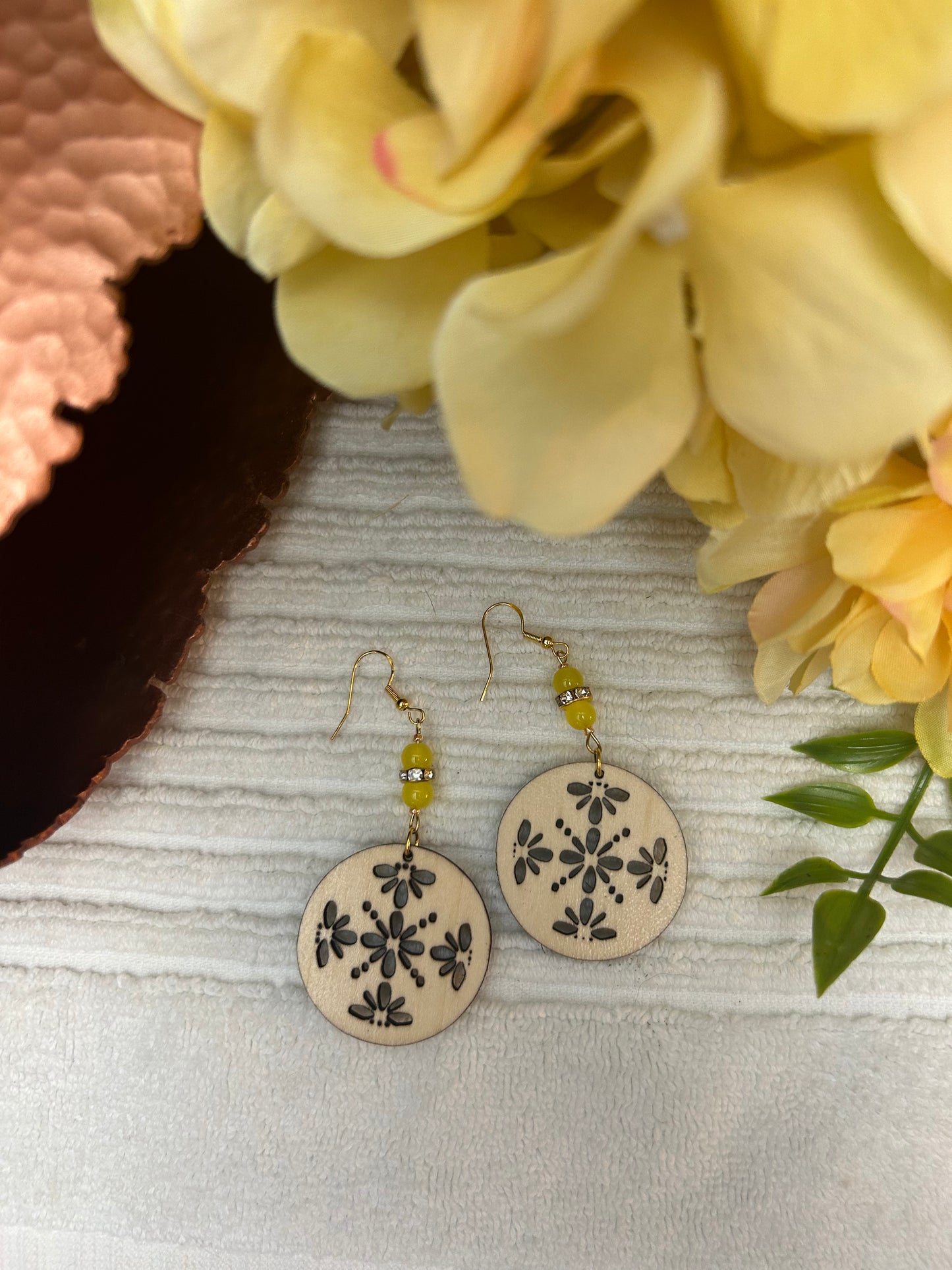 Flower Cutout Circle Earrings